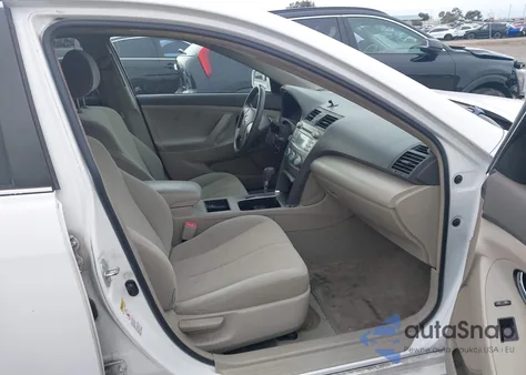 2009 Toyota Camry Le z USA, uszkodzony, nr VIN 4T4BE46K19R075100